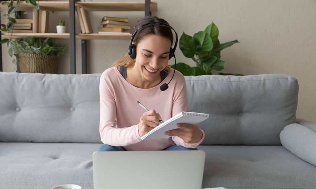 How much does development of an e-Learning application like BYJU cost?