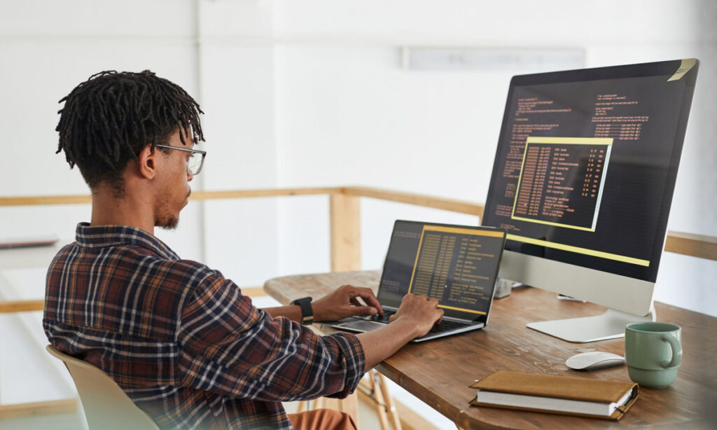 RESPONSIVE VS ADAPTIVE WEB DESIGN
